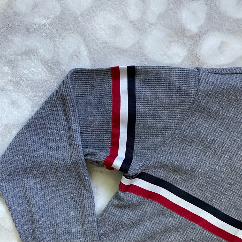 NWOT Hollister Gray Waffle Boyfriend Tee Long Sleeve Size XS - Picture 3 of 8